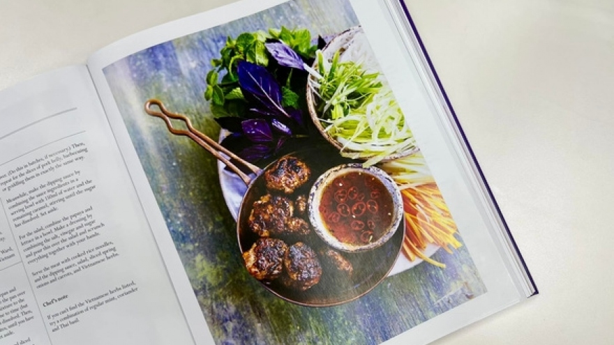 Bún chả Việt Nam được đưa vào cuốn sách nấu ăn của Nữ hoàng Anh